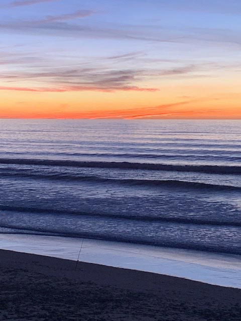 Coucher de soleil sur l'océan Atlantique à Mimizan